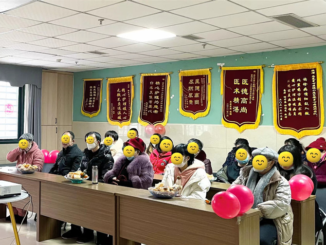 迎新春，送祝?！衷盒纳砑膊】崎_展新春茶話會