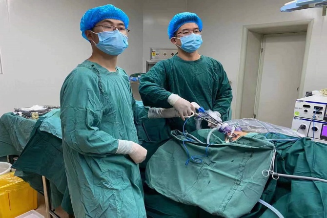 零缺血、免縫合！南充市身心醫(yī)院成功實施高難度腎臟腫瘤切除術(shù)