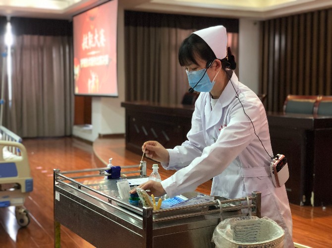 我院護理部舉辦“臨床護理技術操作競賽”