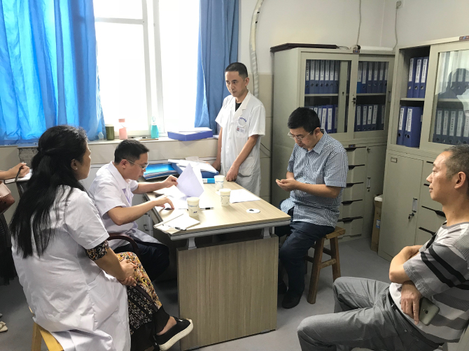 專家組現(xiàn)場打分、總結.jpg