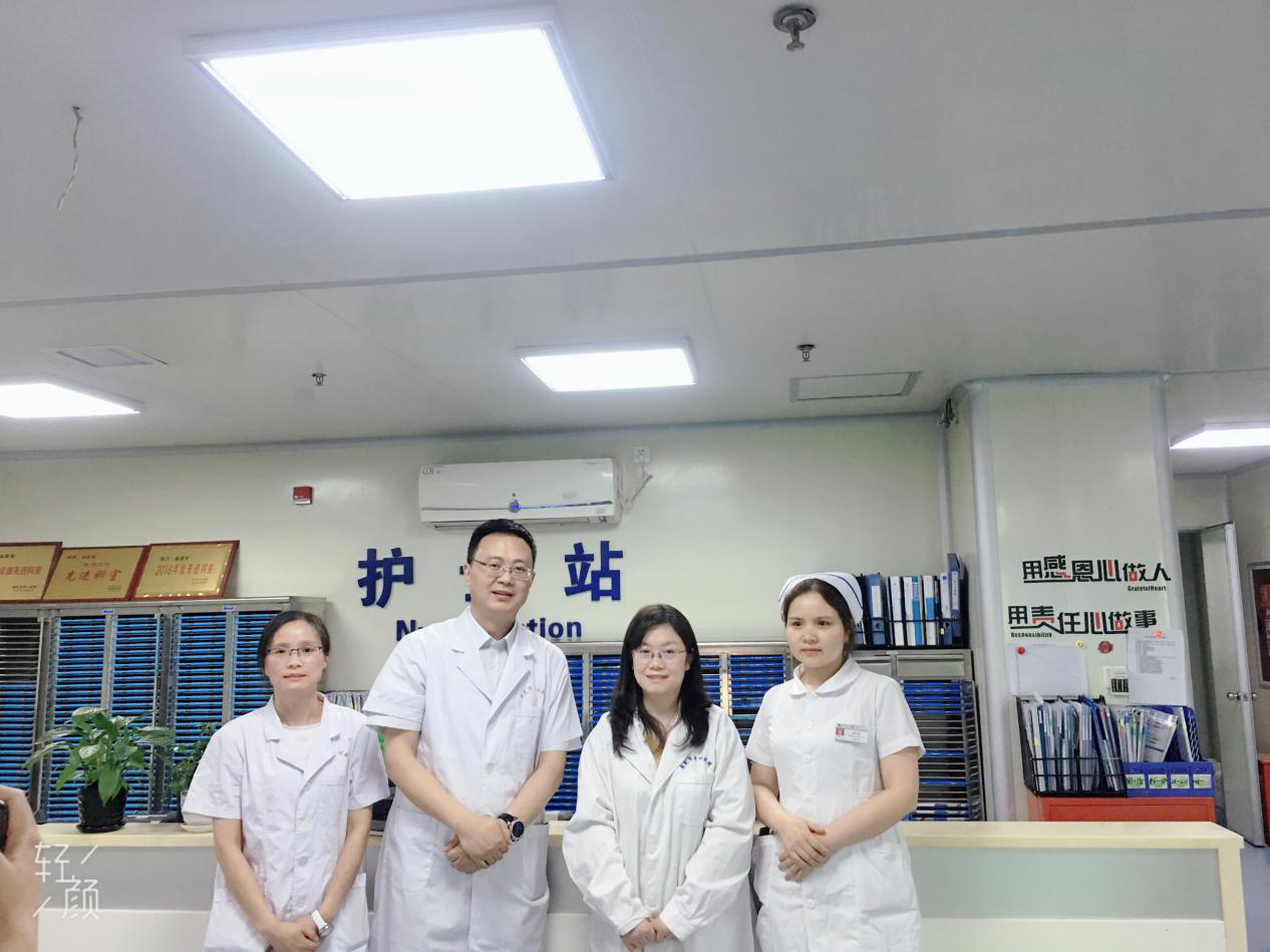 華西醫(yī)院周莉教授蒞臨我院腎內(nèi)科交流指導(dǎo)工作