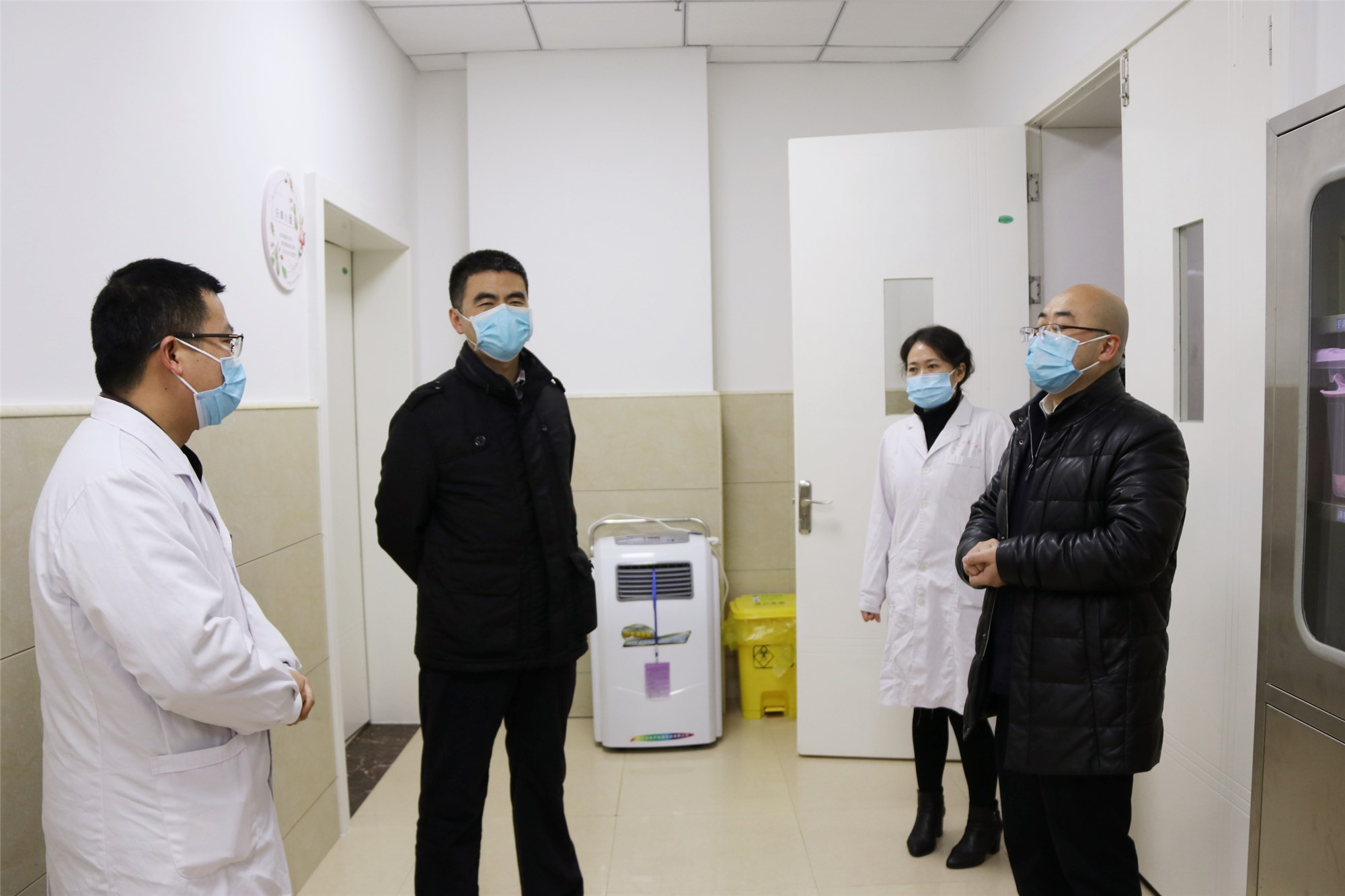 南充市民政局黨組成員、副局長蒙興甫到我院檢查指導疫情防控工作