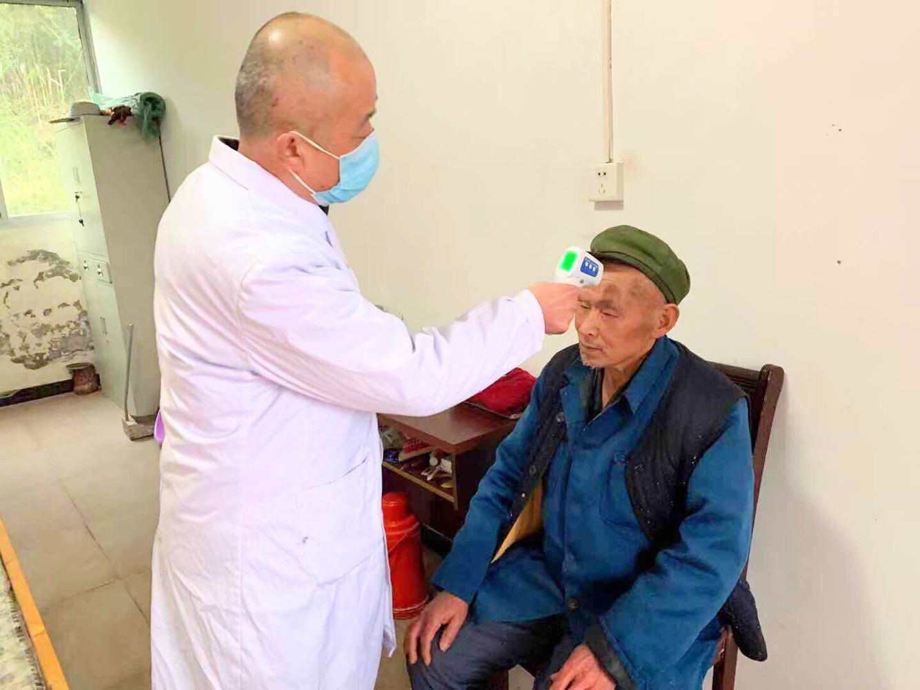 戰(zhàn)疫情，心理健康需先行